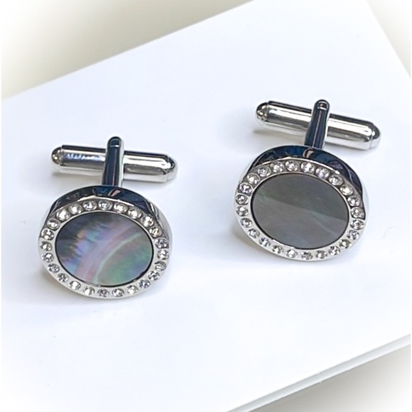 💕Beautiful Round Silvertone Cufflinks with Abalone Shell and CZ clear stones💕 - Picture 2 of 8
